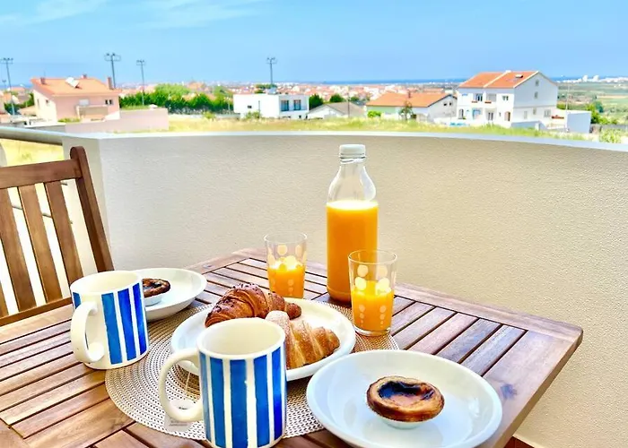 Apartamento T2 Com Vista Panoramica Sobre A Costa アパート アトウギア・ダ・バレイア