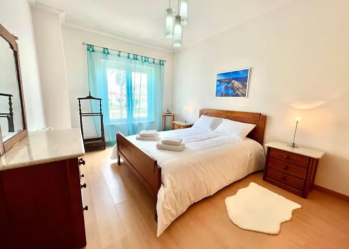 Apartamento T2 Com Vista Panoramica Sobre A Costa *